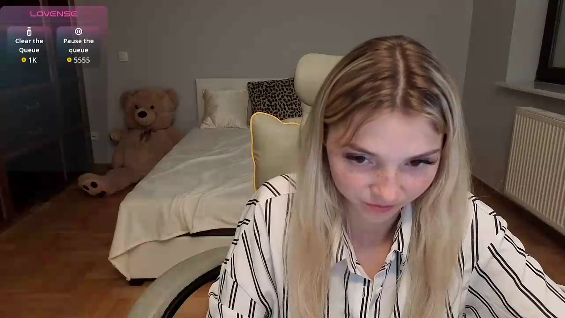 Gallery image thumbnail from Daisyy's myfreecams stream on, 06/22/2026, 22:58 image 10 of 20