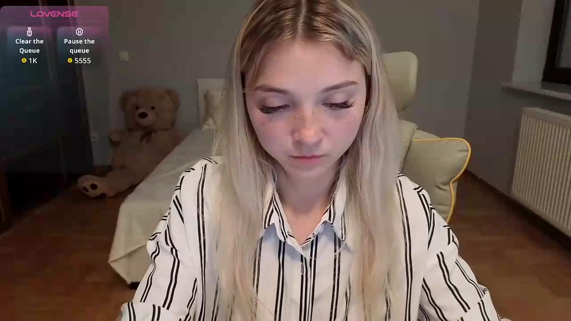 Gallery image thumbnail from Daisyy's myfreecams stream on, 06/22/2026, 22:58 image 4 of 20