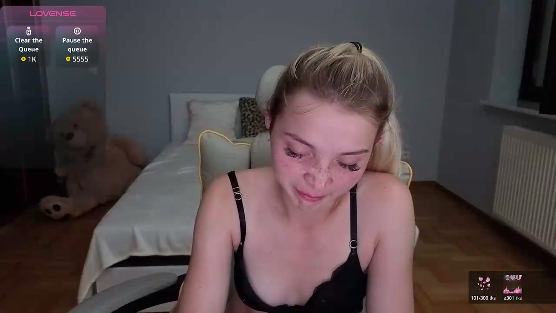 Gallery image thumbnail from Daisyy's myfreecams stream on, 07/01/2026, 01:05 image 9 of 20