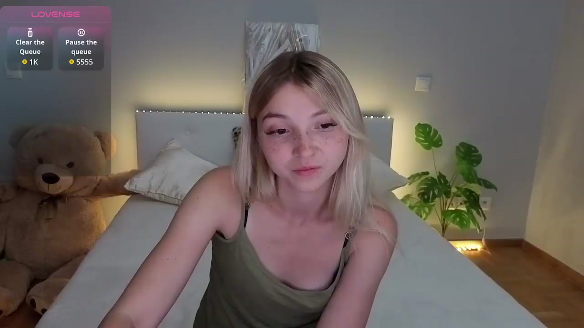 Gallery image thumbnail from Daisyy's myfreecams stream on, 07/04/2026, 21:04 image 15 of 20