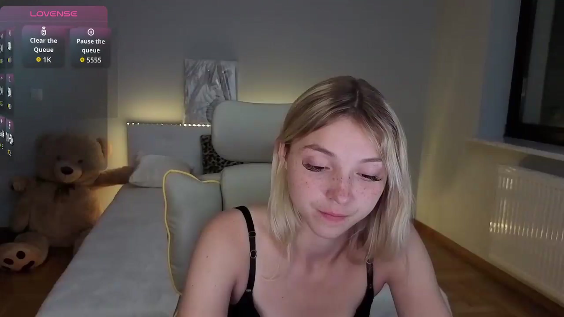 Gallery image thumbnail from Daisyy's myfreecams stream on, 07/04/2026, 23:28 image 10 of 20