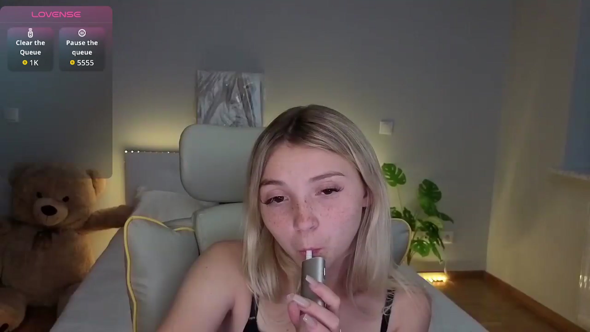 Gallery image thumbnail from Daisyy's myfreecams stream on, 07/04/2026, 23:28 image 12 of 20
