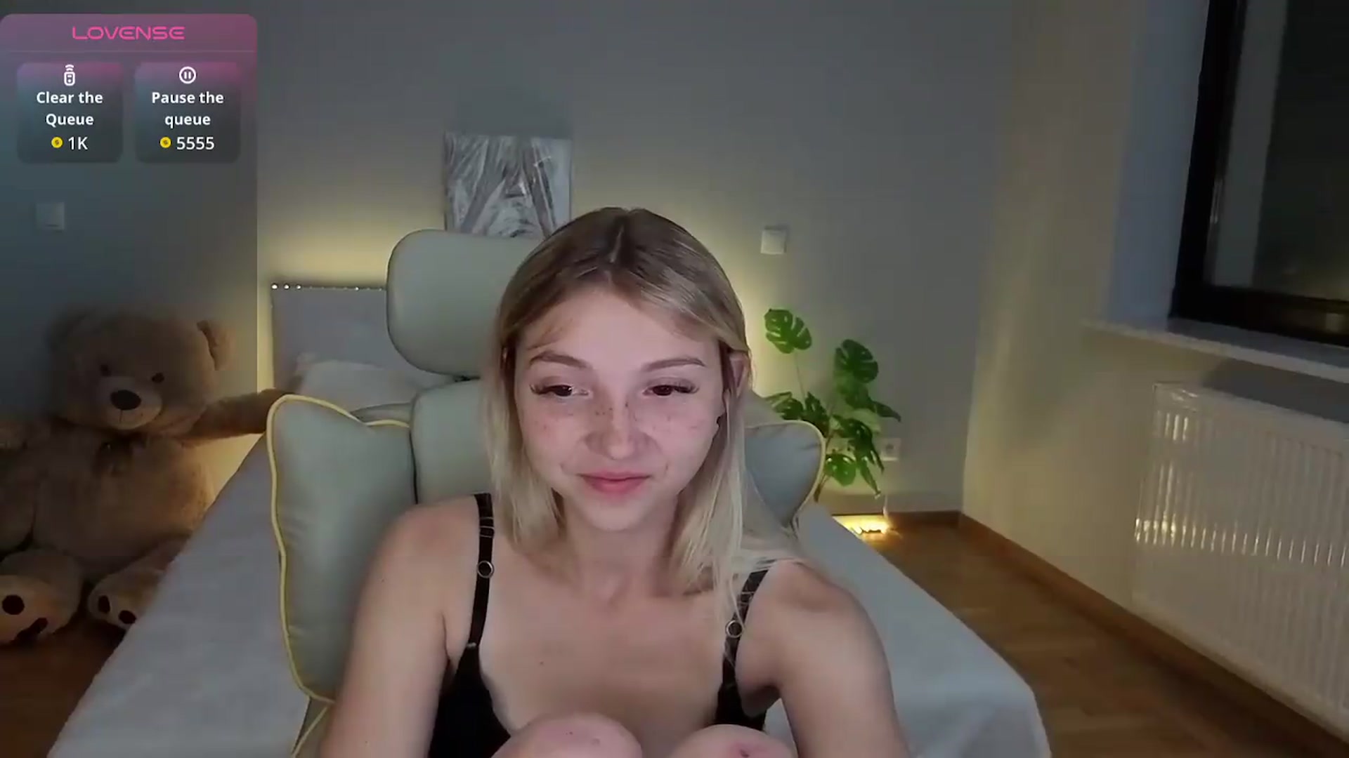 Gallery image thumbnail from Daisyy's myfreecams stream on, 07/04/2026, 23:28 image 2 of 20
