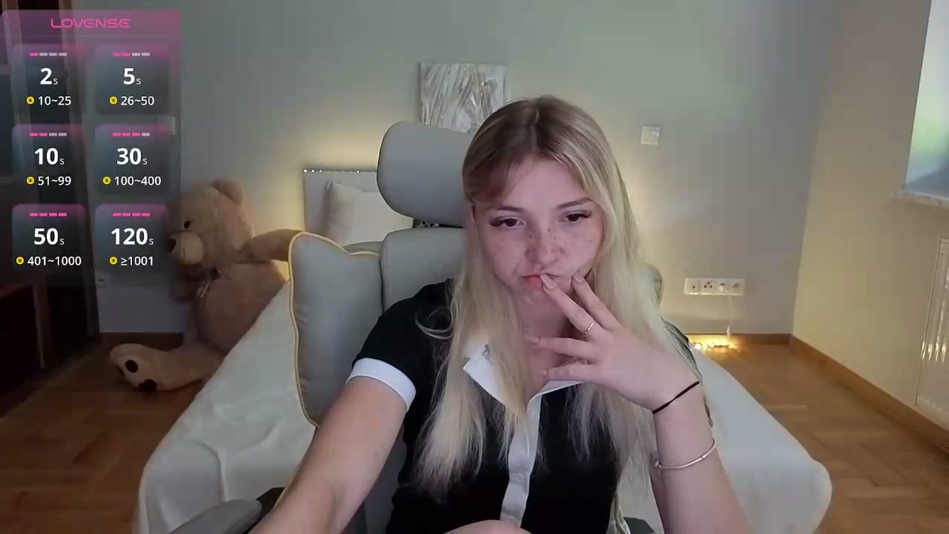 Gallery image thumbnail from Daisyy's myfreecams stream on, 07/06/2026, 12:42 image 12 of 20