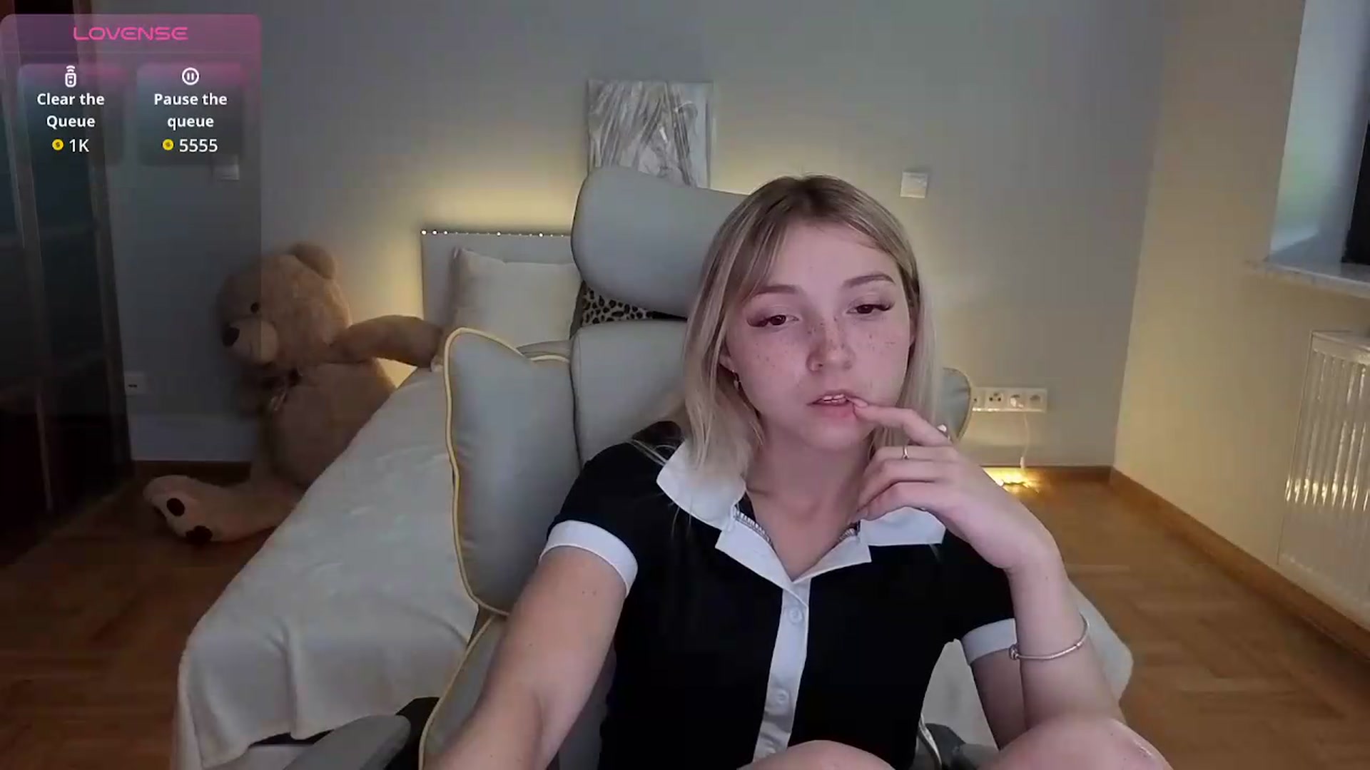 Gallery image thumbnail from Daisyy's myfreecams stream on, 07/06/2026, 14:01 image 4 of 20