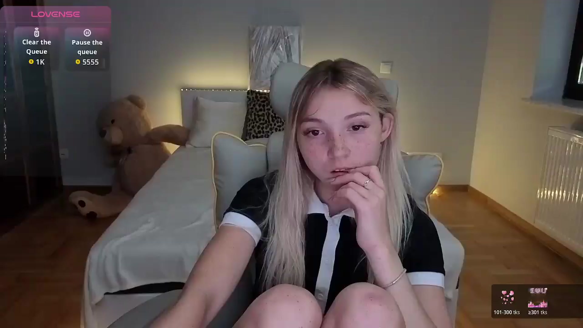 Gallery image thumbnail from Daisyy's myfreecams stream on, 07/06/2026, 16:33 image 9 of 20