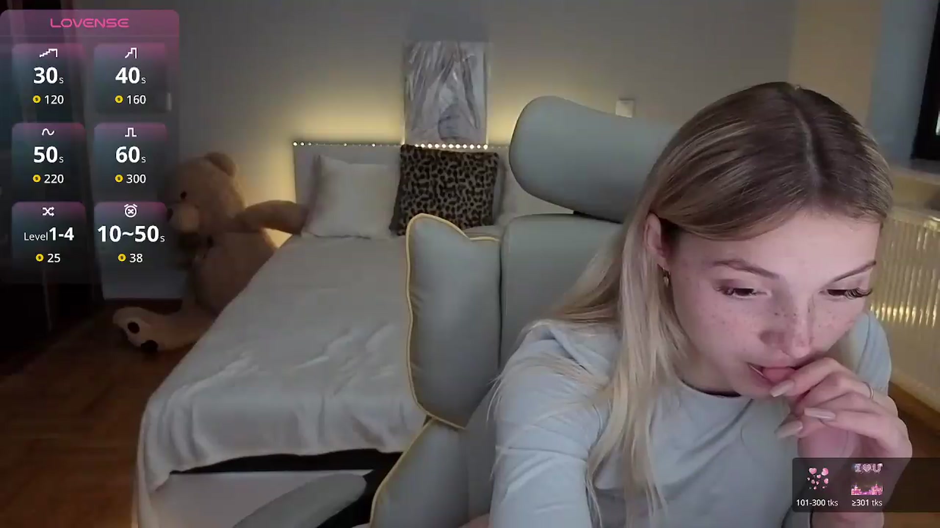 Gallery image thumbnail from Daisyy's myfreecams stream on, 07/06/2026, 18:30 image 11 of 20
