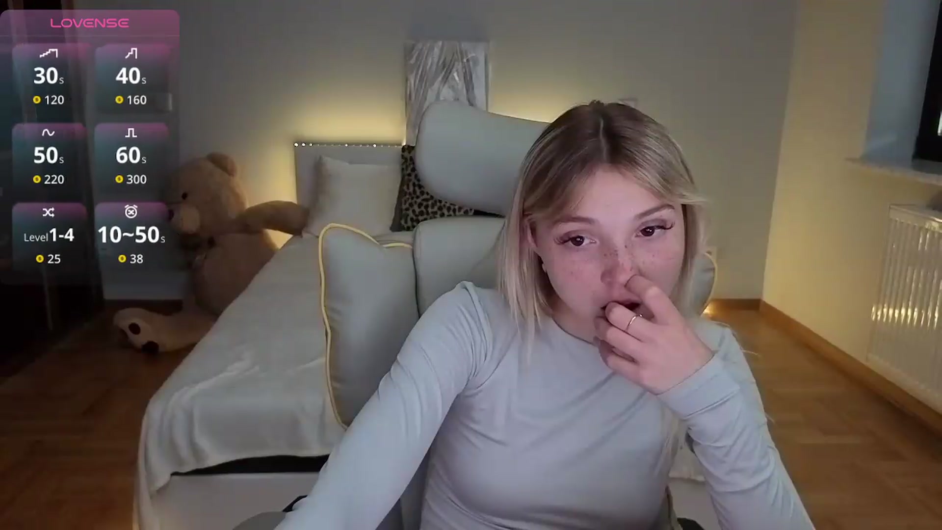 Gallery image thumbnail from Daisyy's myfreecams stream on, 07/06/2026, 18:30 image 4 of 20