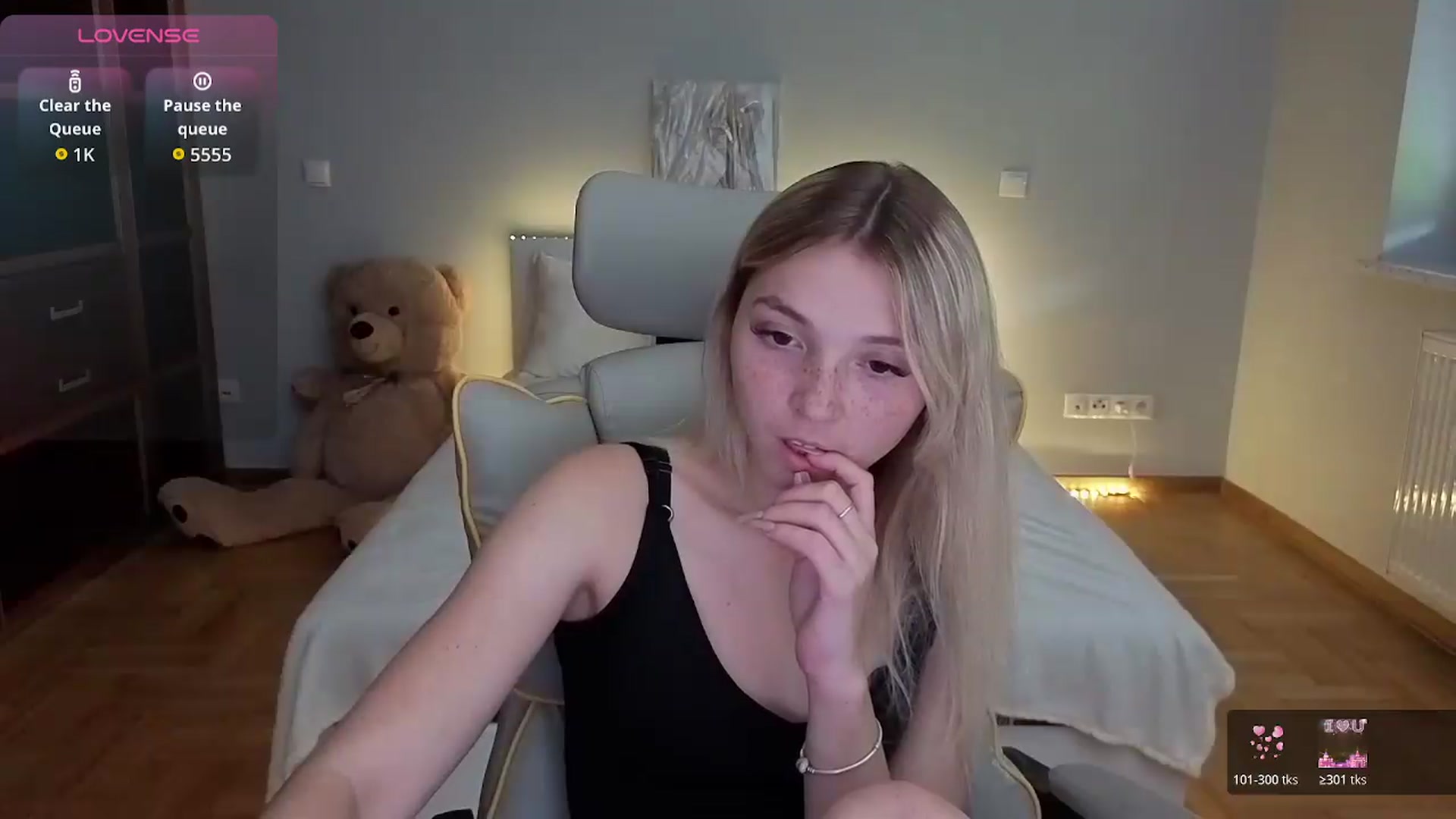 Gallery image thumbnail from Daisyy's myfreecams stream on, 07/07/2026, 14:28 image 19 of 20