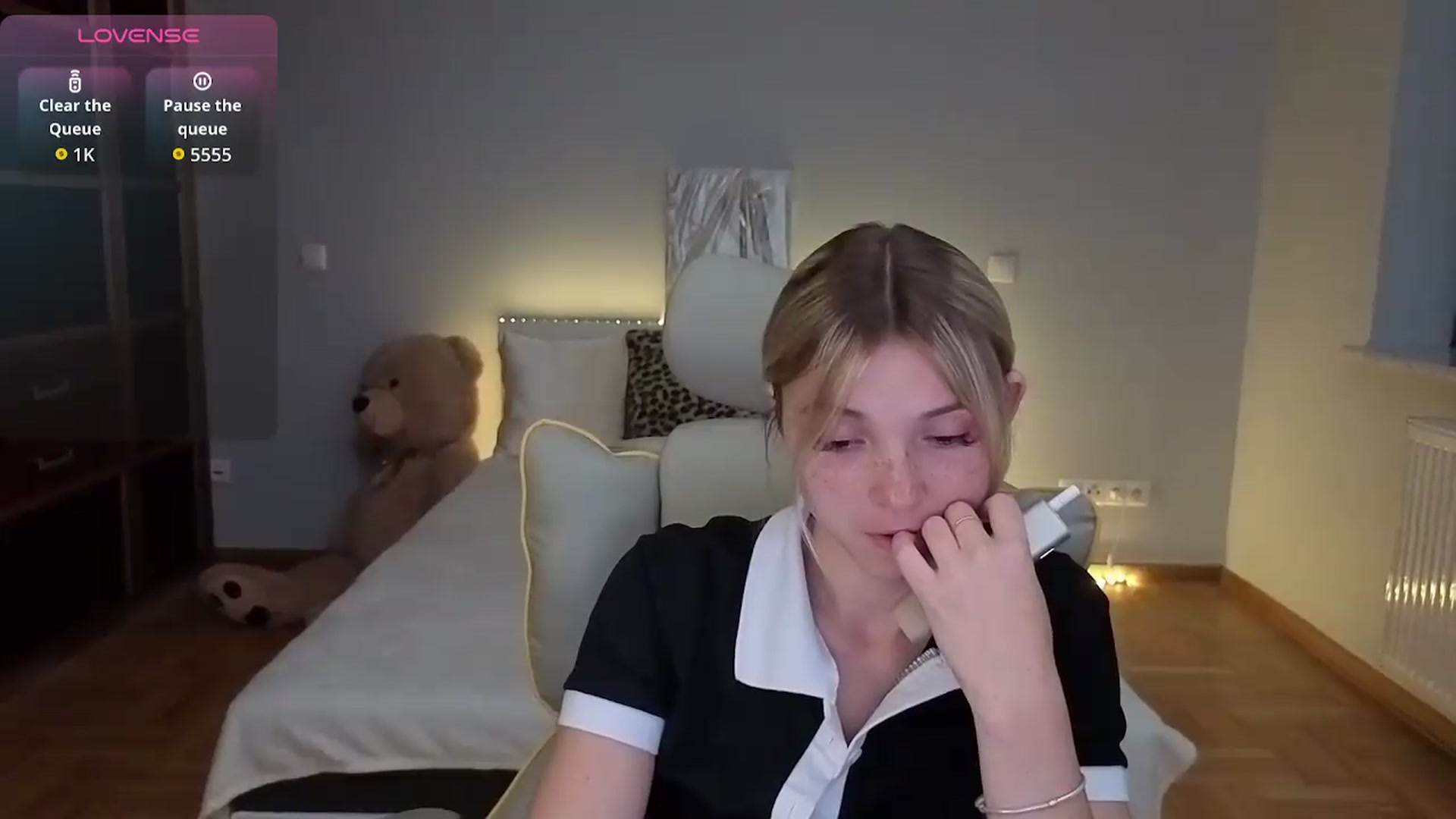 Gallery image thumbnail from Daisyy's myfreecams stream on, 07/10/2026, 02:10 image 11 of 20