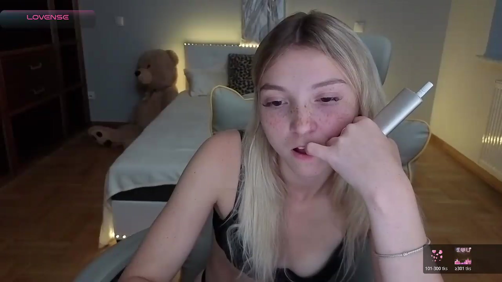 Gallery image thumbnail from Daisyy's myfreecams stream on, 07/10/2026, 22:22 image 17 of 20