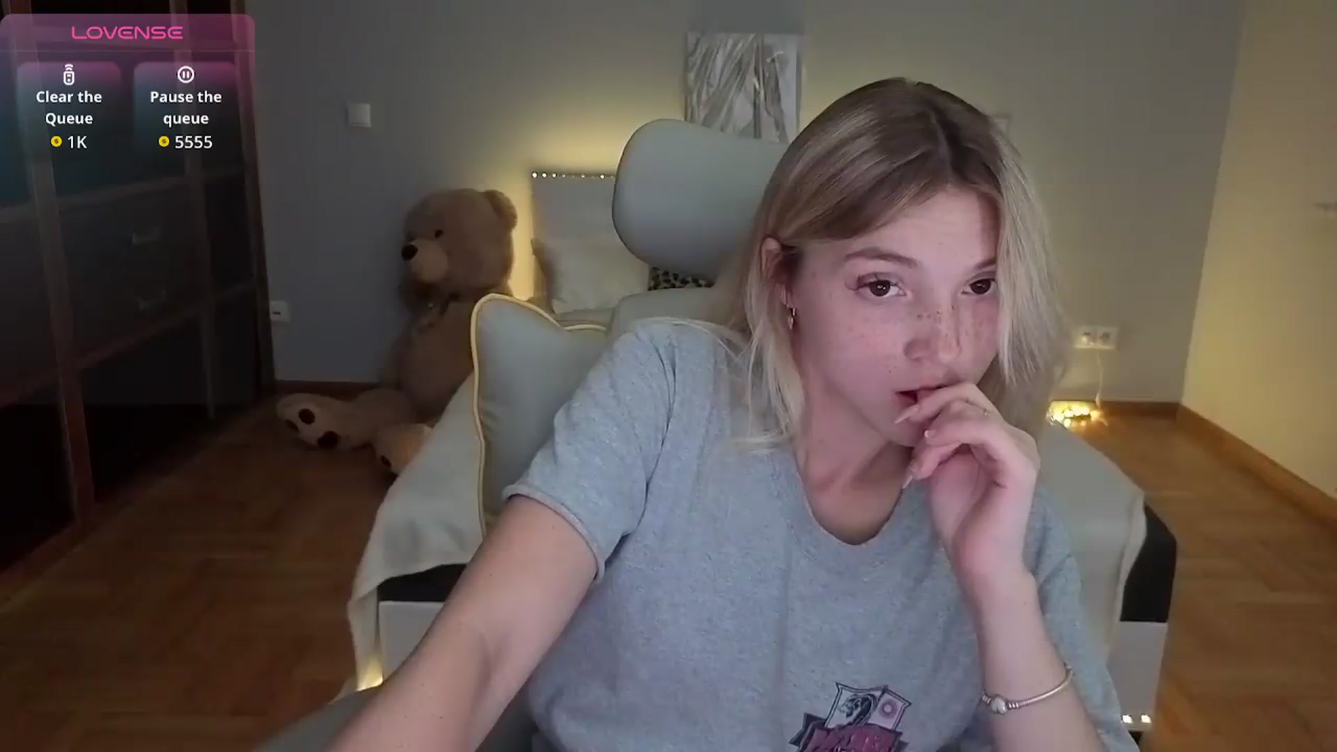 Gallery image thumbnail from Daisyy's myfreecams stream on, 07/11/2026, 14:59 image 11 of 20
