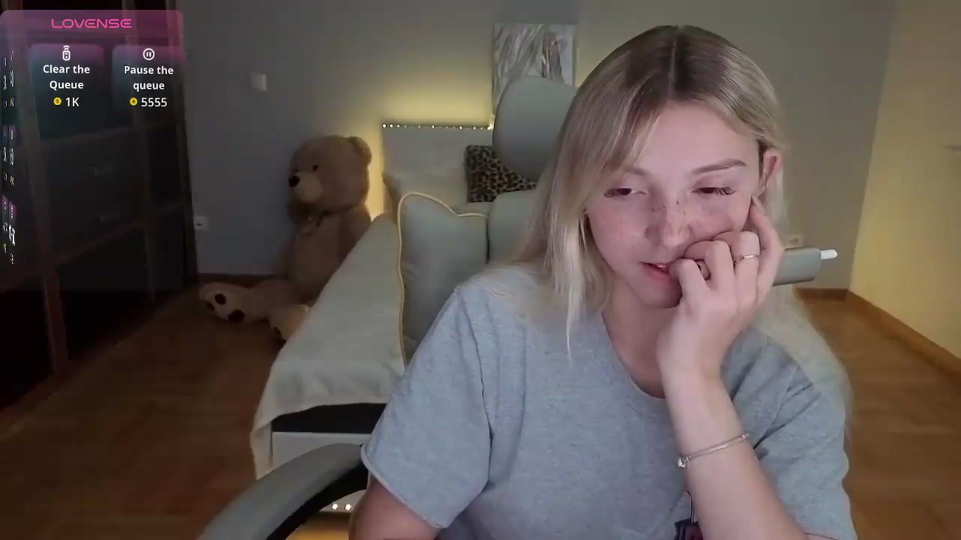 Gallery image thumbnail from Daisyy's myfreecams stream on, 07/11/2026, 14:59 image 4 of 20