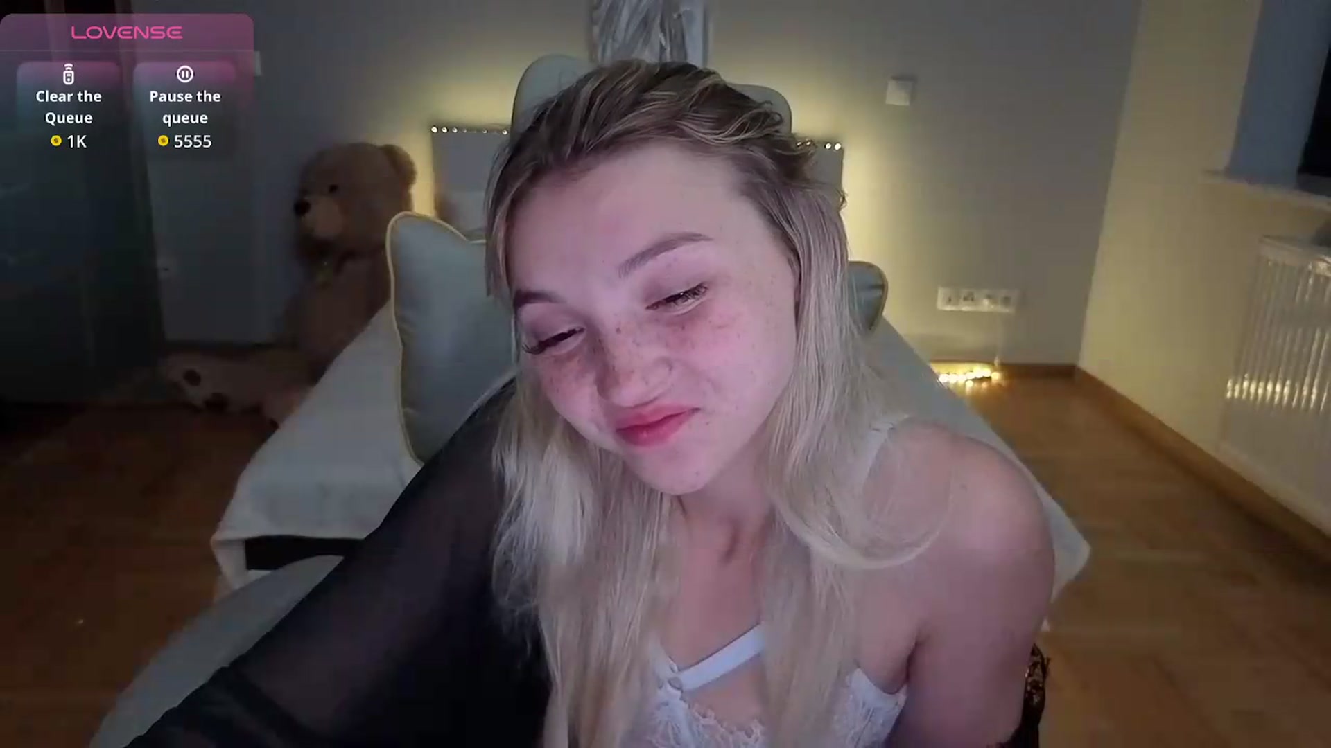 Gallery image thumbnail from Daisyy's myfreecams stream on, 07/12/2026, 02:53 image 11 of 20