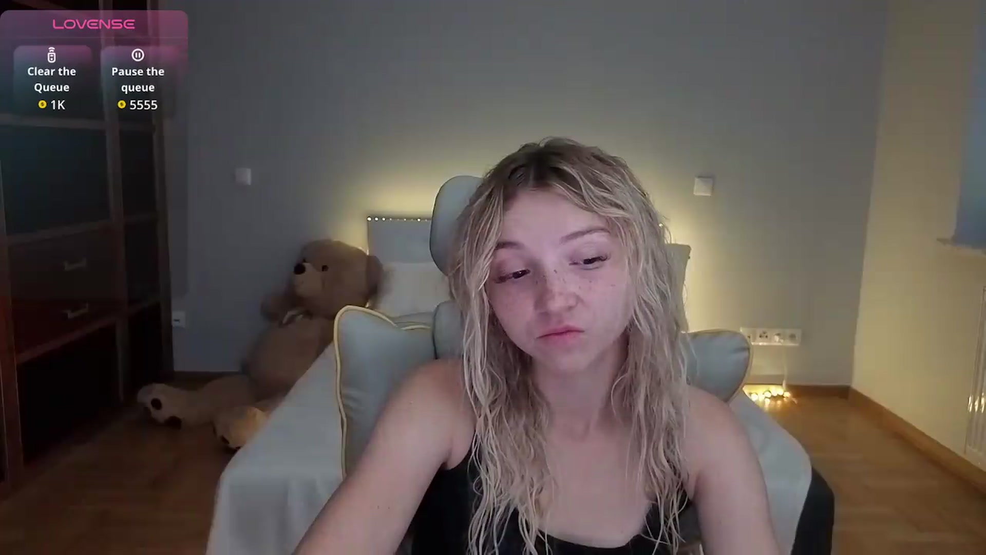 Gallery image thumbnail from Daisyy's myfreecams stream on, 07/12/2026, 13:46 image 17 of 20