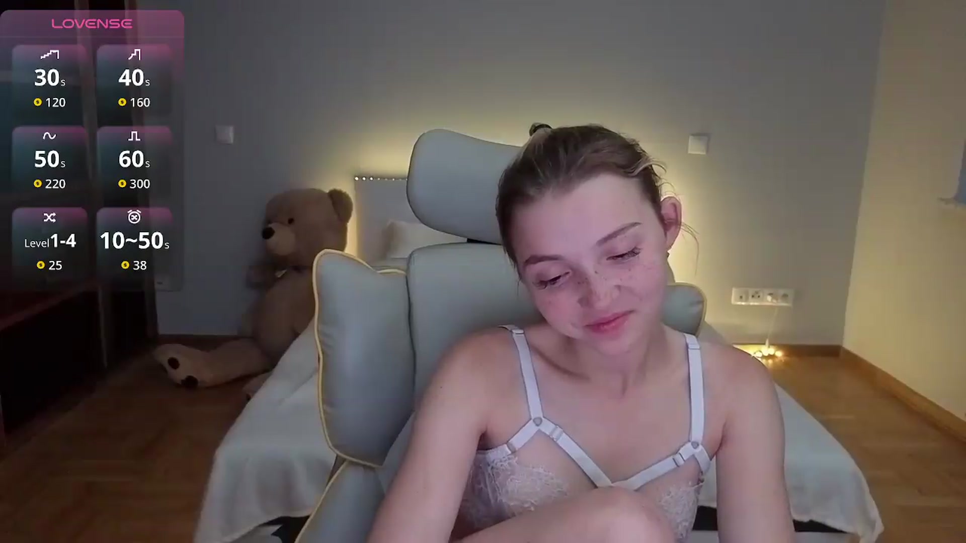 Gallery image thumbnail from Daisyy's myfreecams stream on, 07/14/2026, 02:47 image 15 of 20