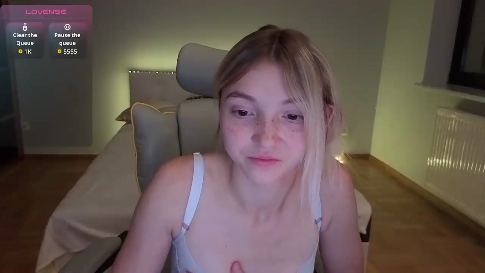 Gallery image thumbnail from Daisyy's myfreecams stream on, 07/16/2026, 22:05 image 16 of 20