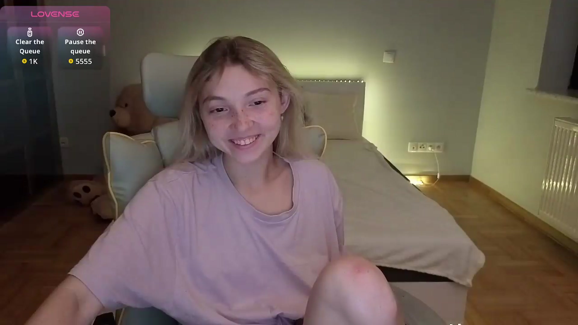 Gallery image thumbnail from Daisyy's myfreecams stream on, 07/17/2026, 20:11 image 4 of 20