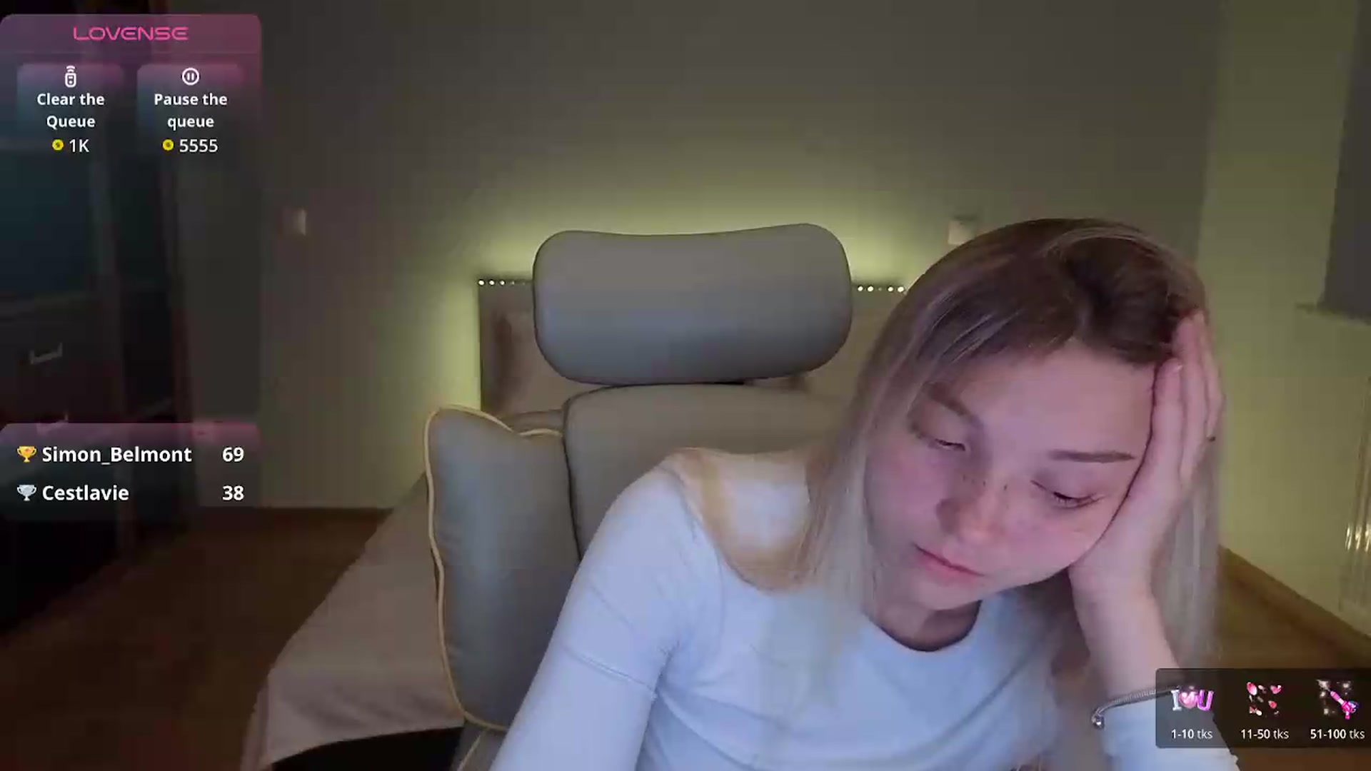 Gallery image thumbnail from Daisyy's myfreecams stream on, 07/18/2026, 14:14 image 18 of 20