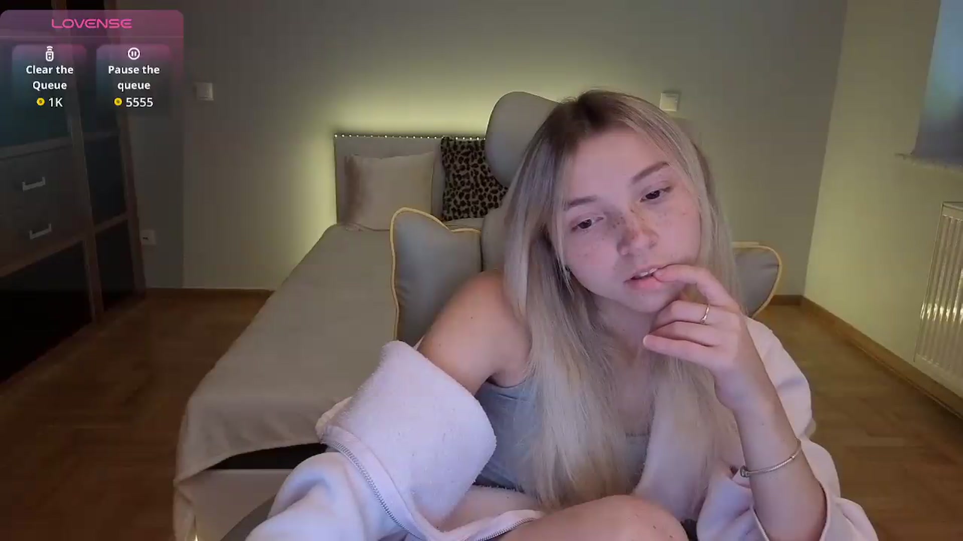 Gallery image thumbnail from Daisyy's myfreecams stream on, 07/19/2026, 14:55 image 6 of 20
