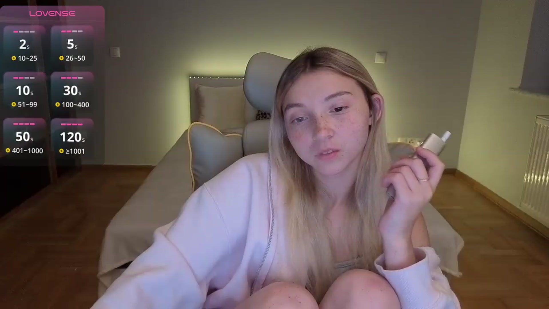 Gallery image thumbnail from Daisyy's myfreecams stream on, 07/19/2026, 17:27 image 3 of 20
