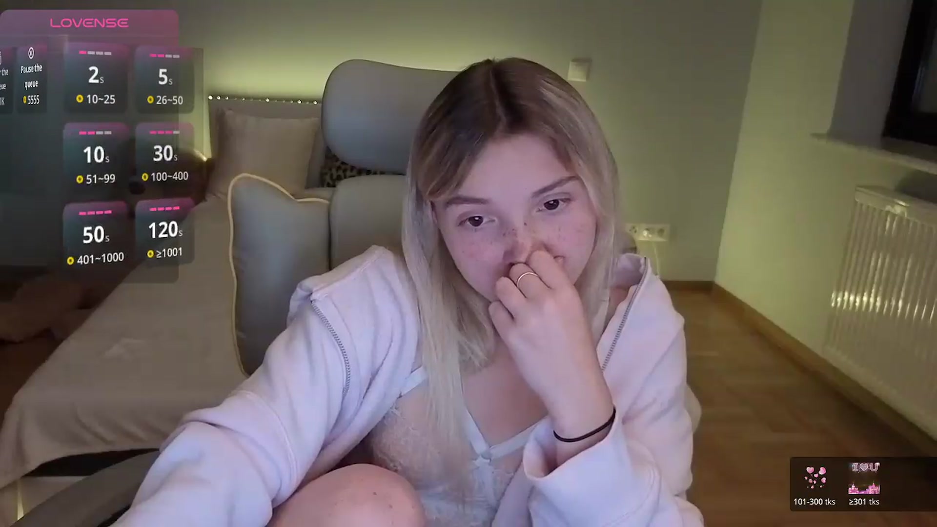 Gallery image thumbnail from Daisyy's myfreecams stream on, 07/20/2026, 21:56 image 4 of 20