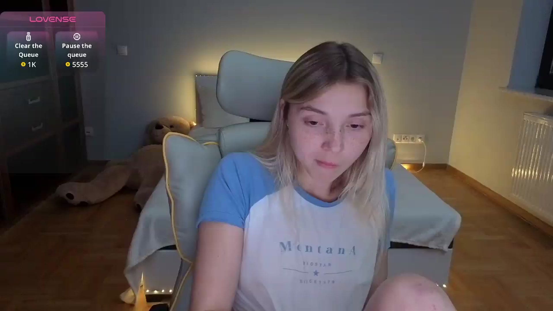 Gallery image thumbnail from Daisyy's myfreecams stream on, 07/27/2026, 24:01 image 17 of 20