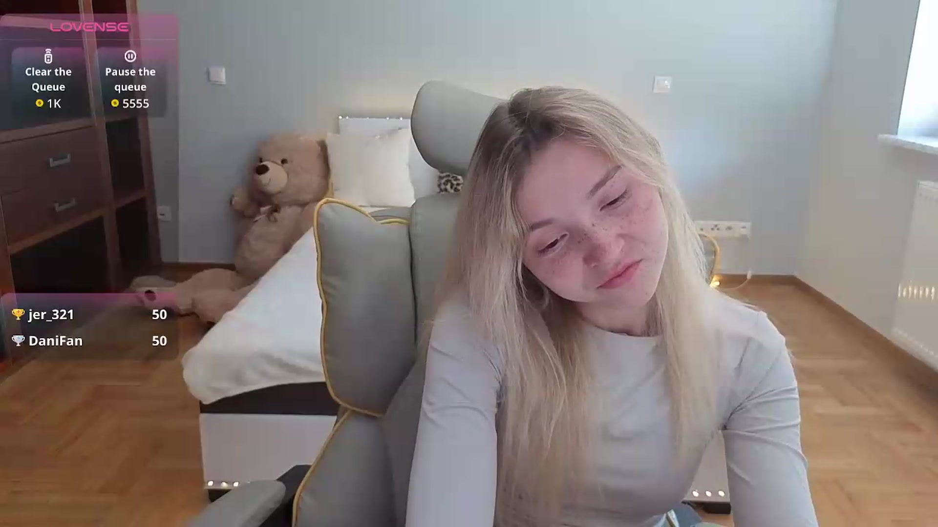 Gallery image thumbnail from Daisyy's myfreecams stream on, 07/28/2026, 15:23 image 10 of 20