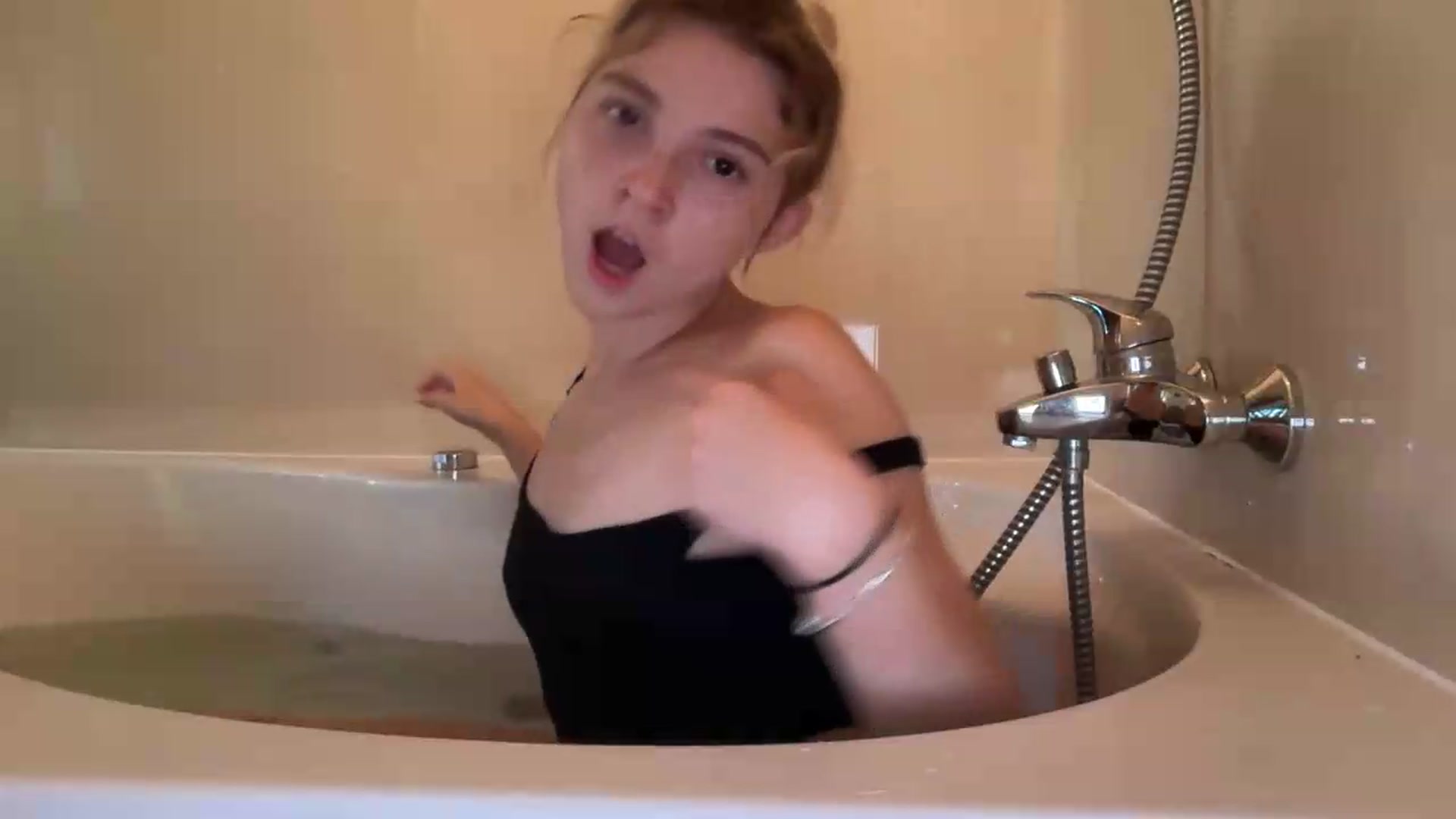 Gallery image thumbnail from Daisyy's myfreecams stream on, 07/29/2026, 18:01 image 3 of 20