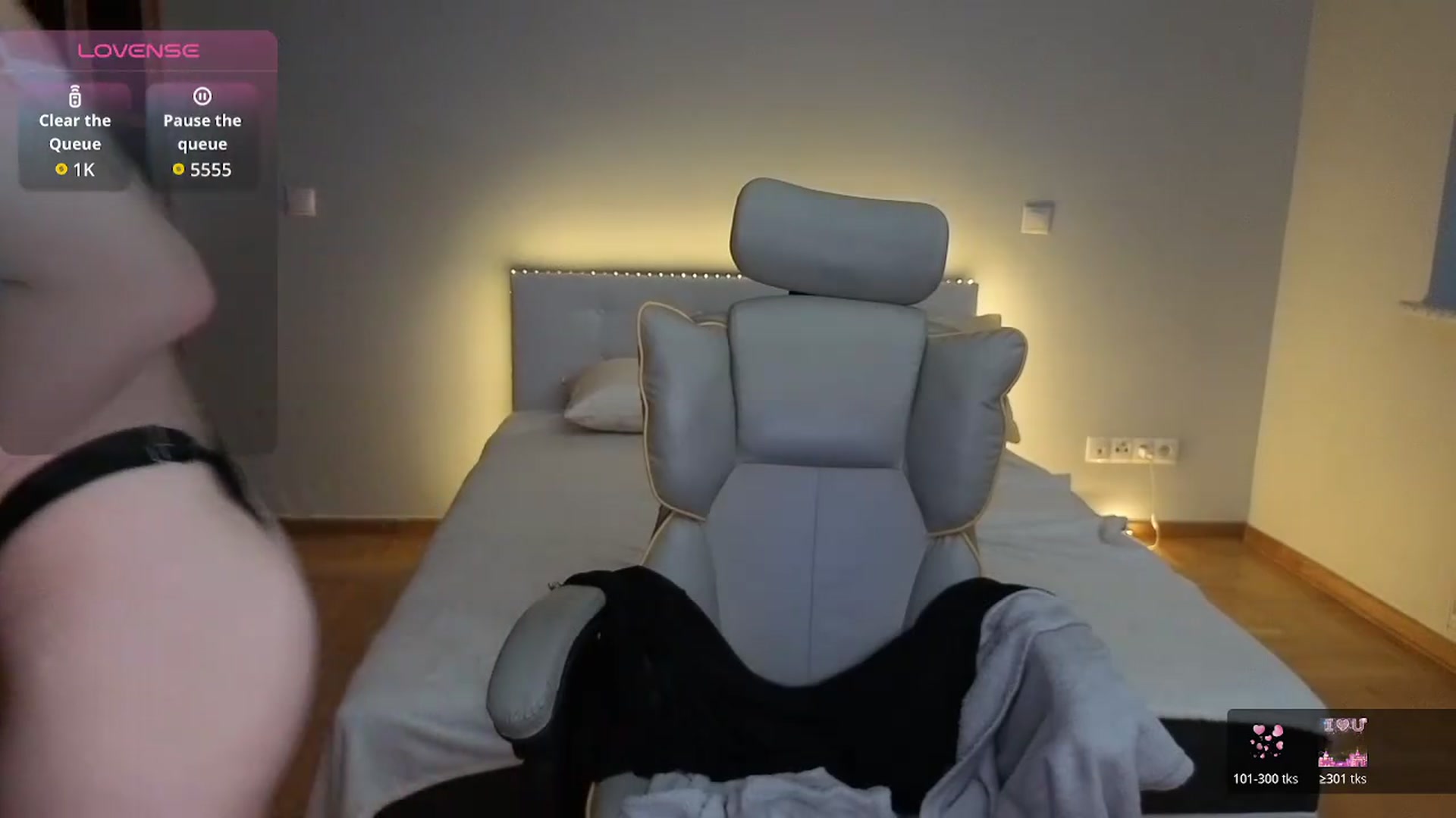 Gallery image thumbnail from Daisyy's myfreecams stream on, 08/03/2026, 03:34 image 9 of 20