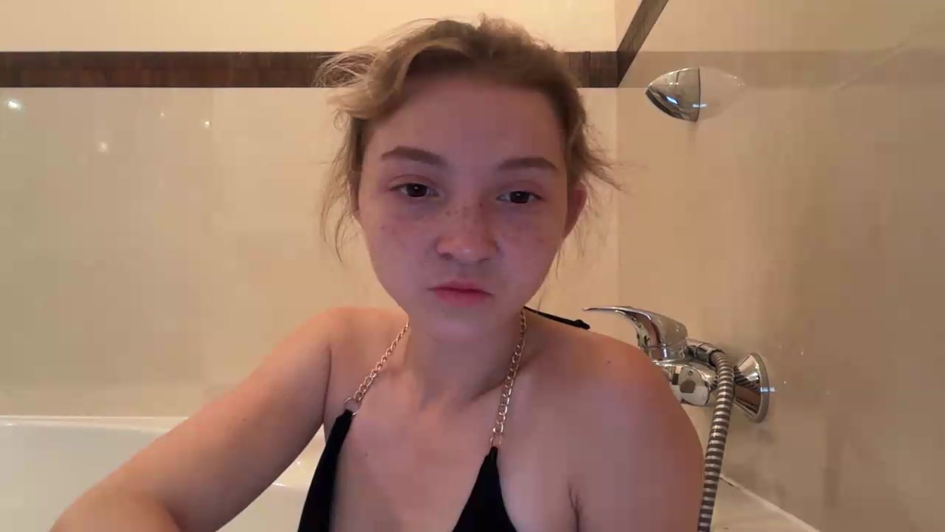 Gallery image thumbnail from Daisyy's myfreecams stream on, 08/03/2026, 20:56 image 2 of 20