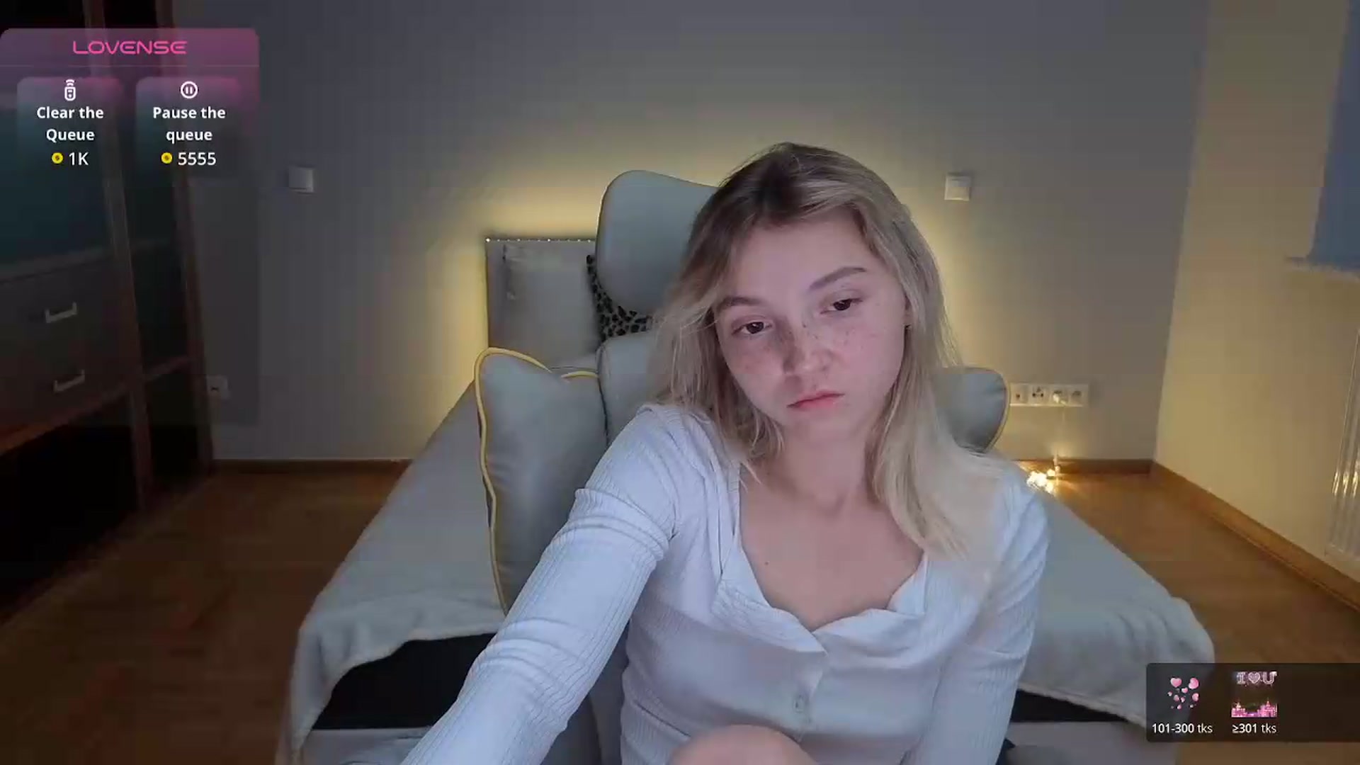 Gallery image thumbnail from Daisyy's myfreecams stream on, 08/04/2026, 24:03 image 12 of 20
