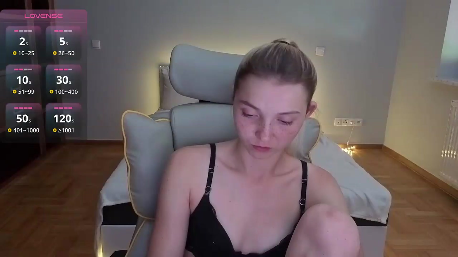 Gallery image thumbnail from Daisyy's myfreecams stream on, 08/04/2026, 14:15 image 13 of 20