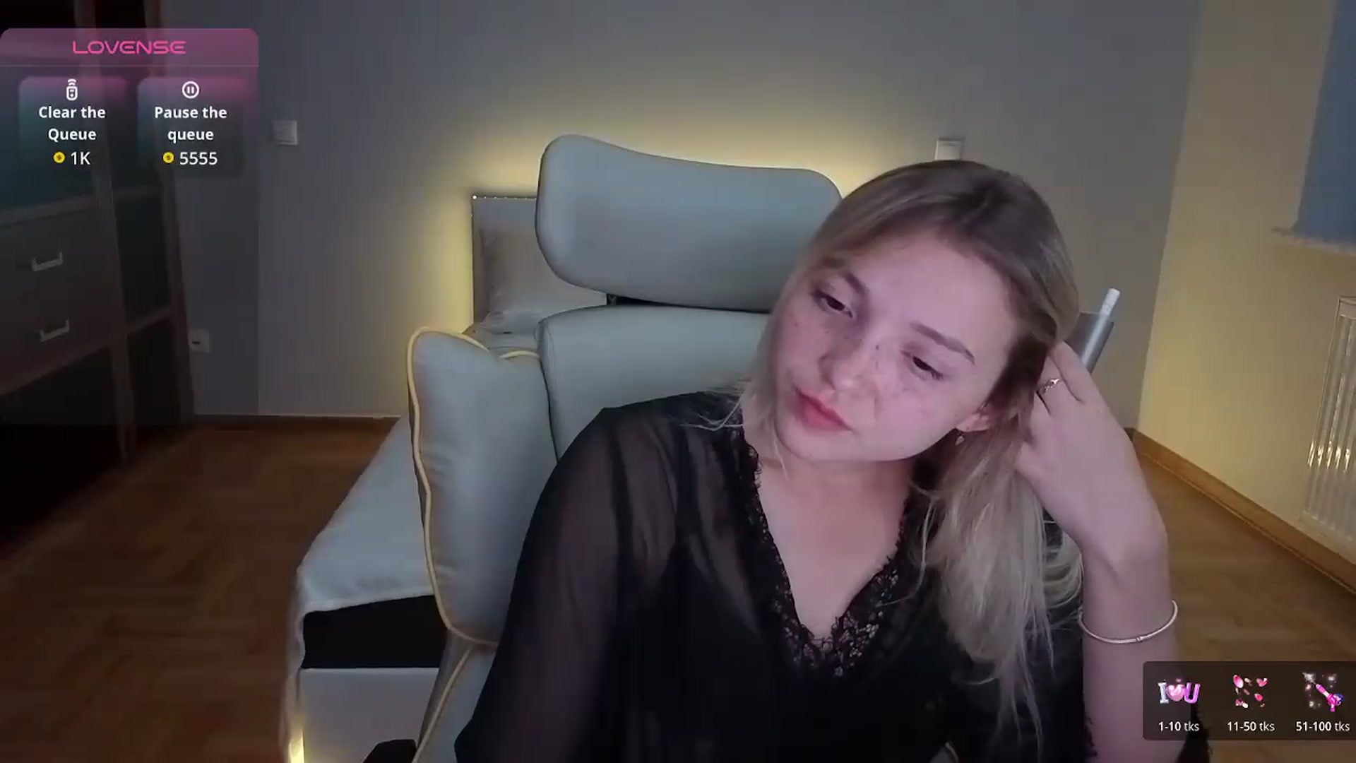 Gallery image thumbnail from Daisyy's myfreecams stream on, 08/04/2026, 20:03 image 2 of 20