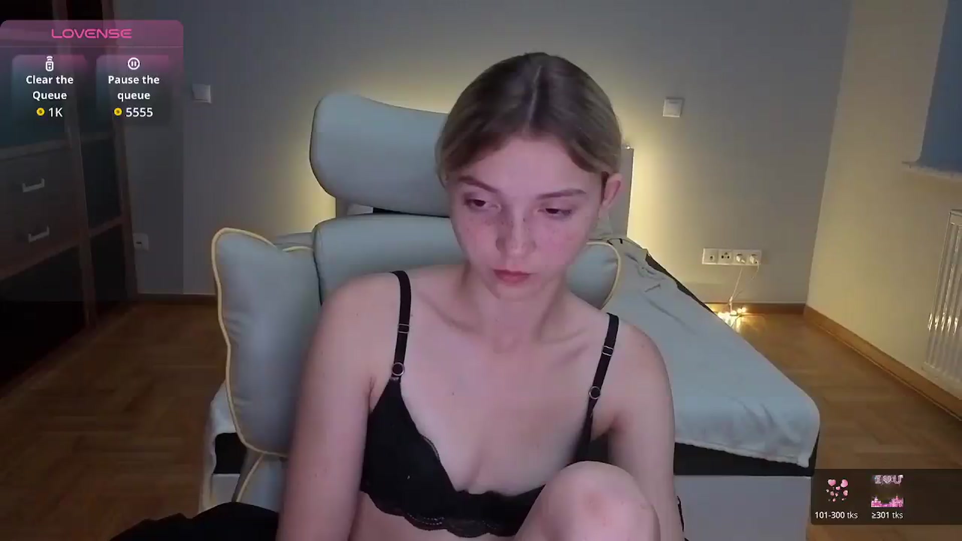 Gallery image thumbnail from Daisyy's myfreecams stream on, 08/04/2026, 22:42 image 3 of 20