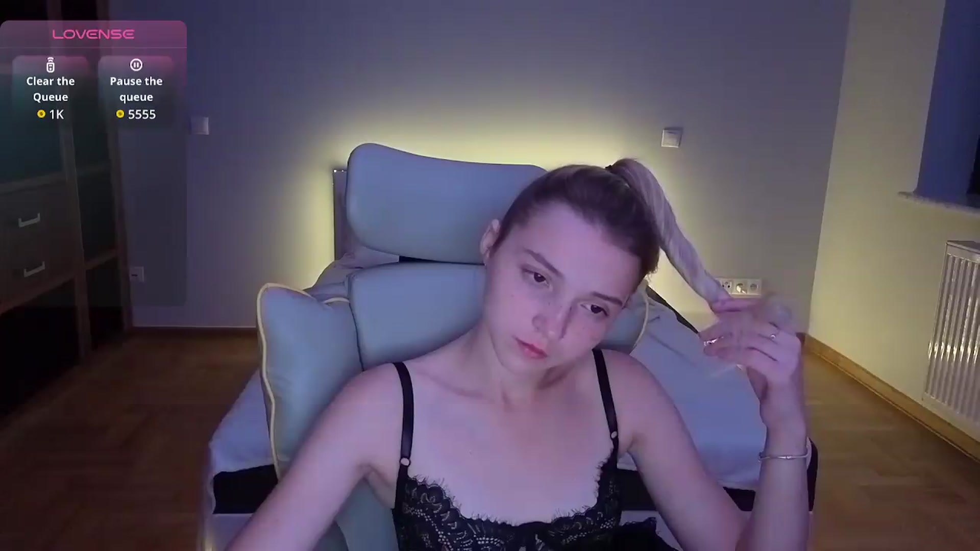 Gallery image thumbnail from Daisyy's myfreecams stream on, 08/04/2026, 22:42 image 19 of 20
