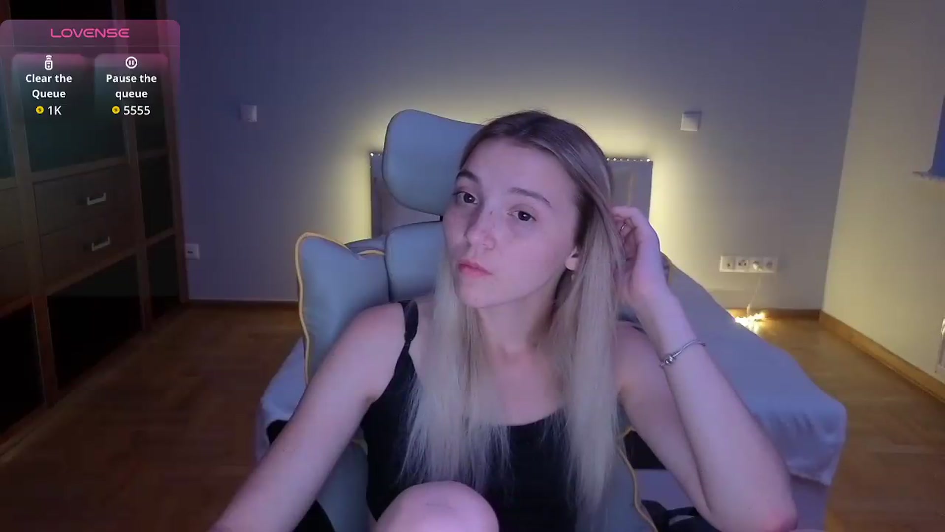 Gallery image thumbnail from Daisyy's myfreecams stream on, 08/05/2026, 24:17 image 9 of 20