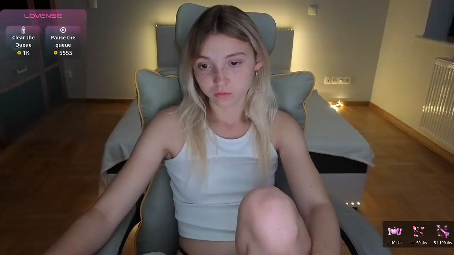 Gallery image thumbnail from Daisyy's myfreecams stream on, 08/06/2026, 24:32 image 5 of 20