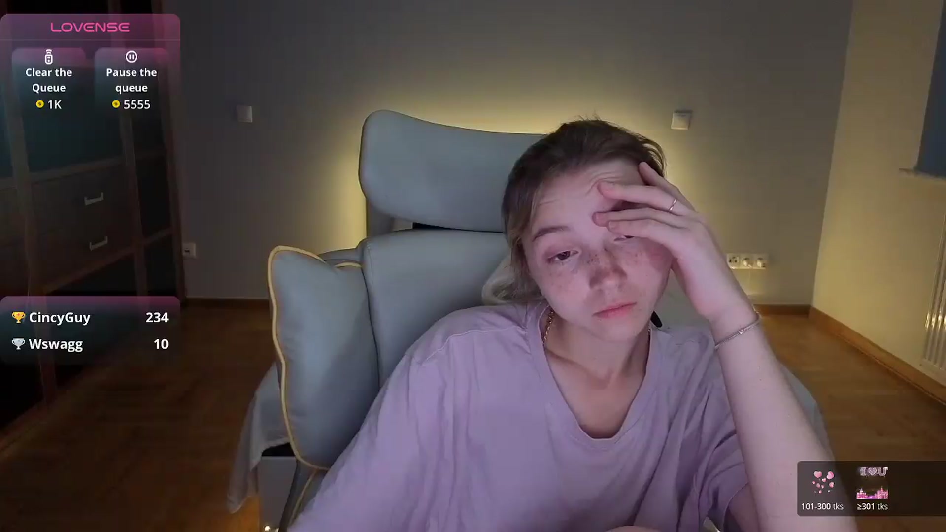 Gallery image thumbnail from Daisyy's myfreecams stream on, 08/06/2026, 21:25 image 8 of 20