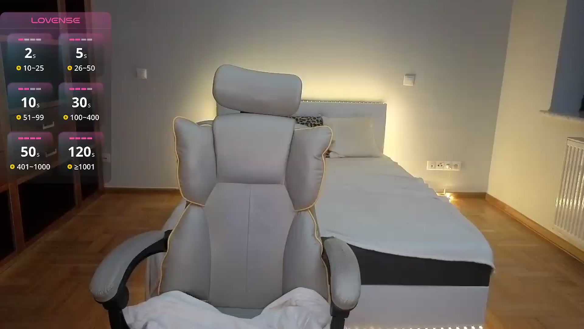 Gallery image thumbnail from Daisyy's myfreecams stream on, 08/08/2026, 24:57 image 16 of 20