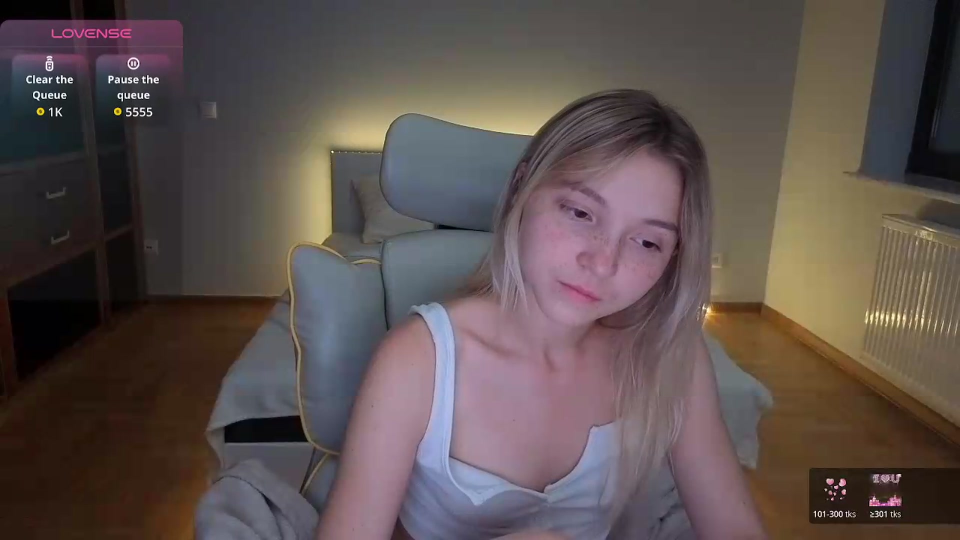 Gallery image thumbnail from Daisyy's myfreecams stream on, 08/09/2026, 19:00 image 2 of 20