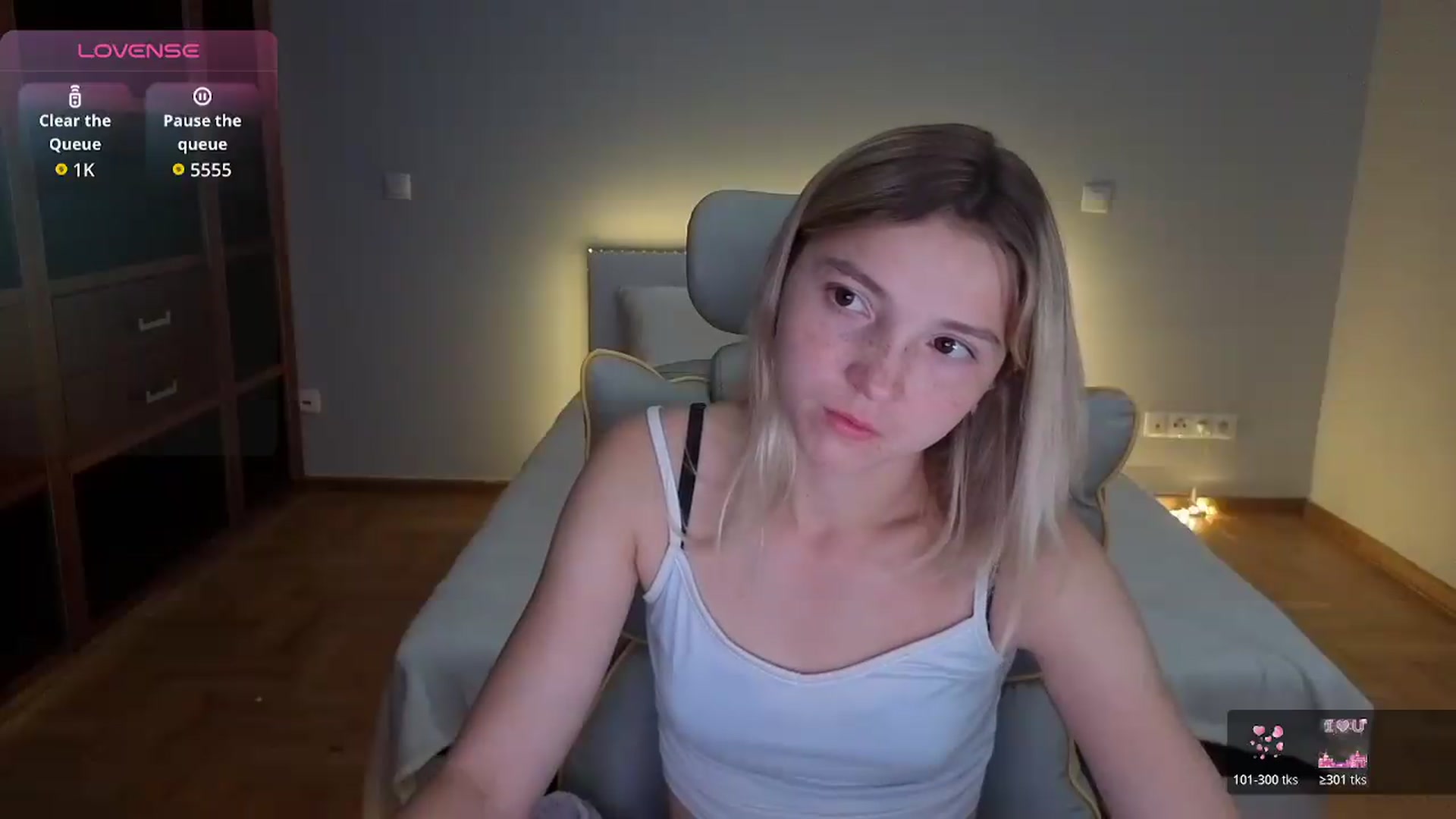 Gallery image thumbnail from Daisyy's myfreecams stream on, 08/10/2026, 20:35 image 19 of 20