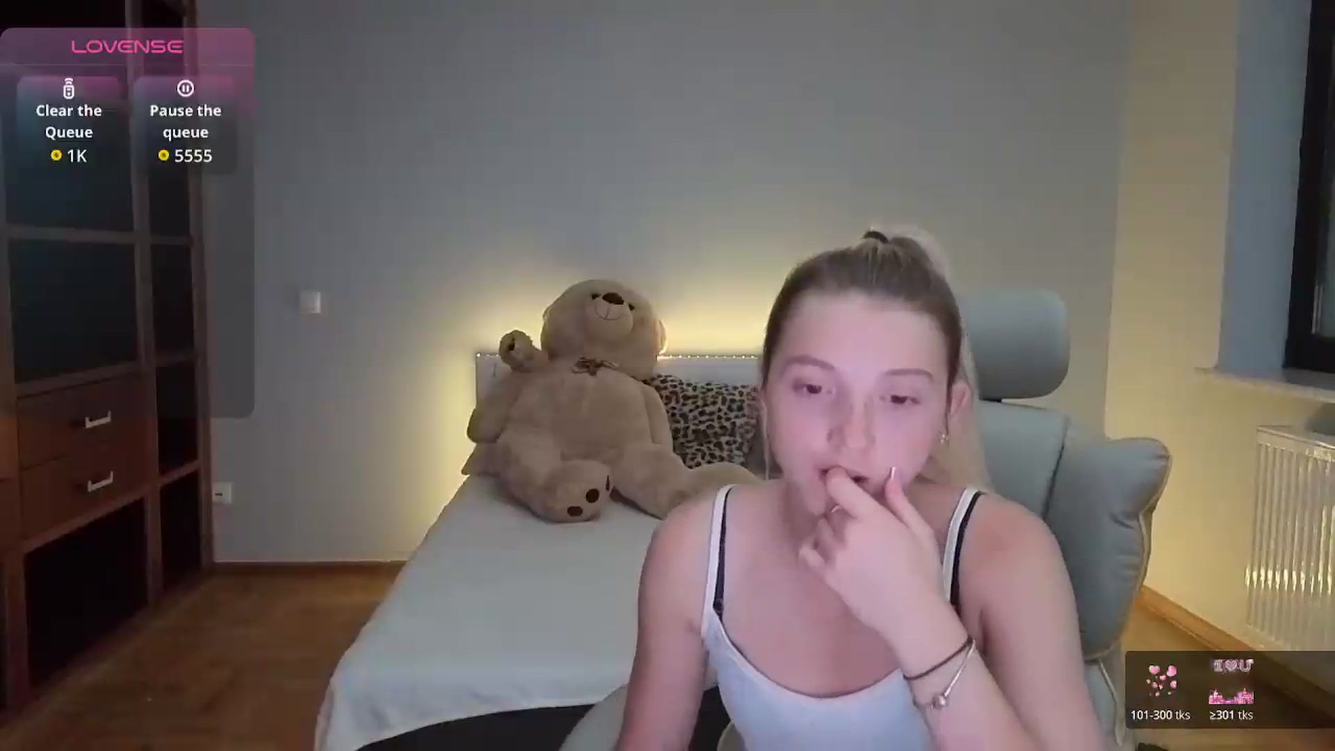 Gallery image thumbnail from Daisyy's myfreecams stream on, 08/16/2026, 20:48 image 19 of 20