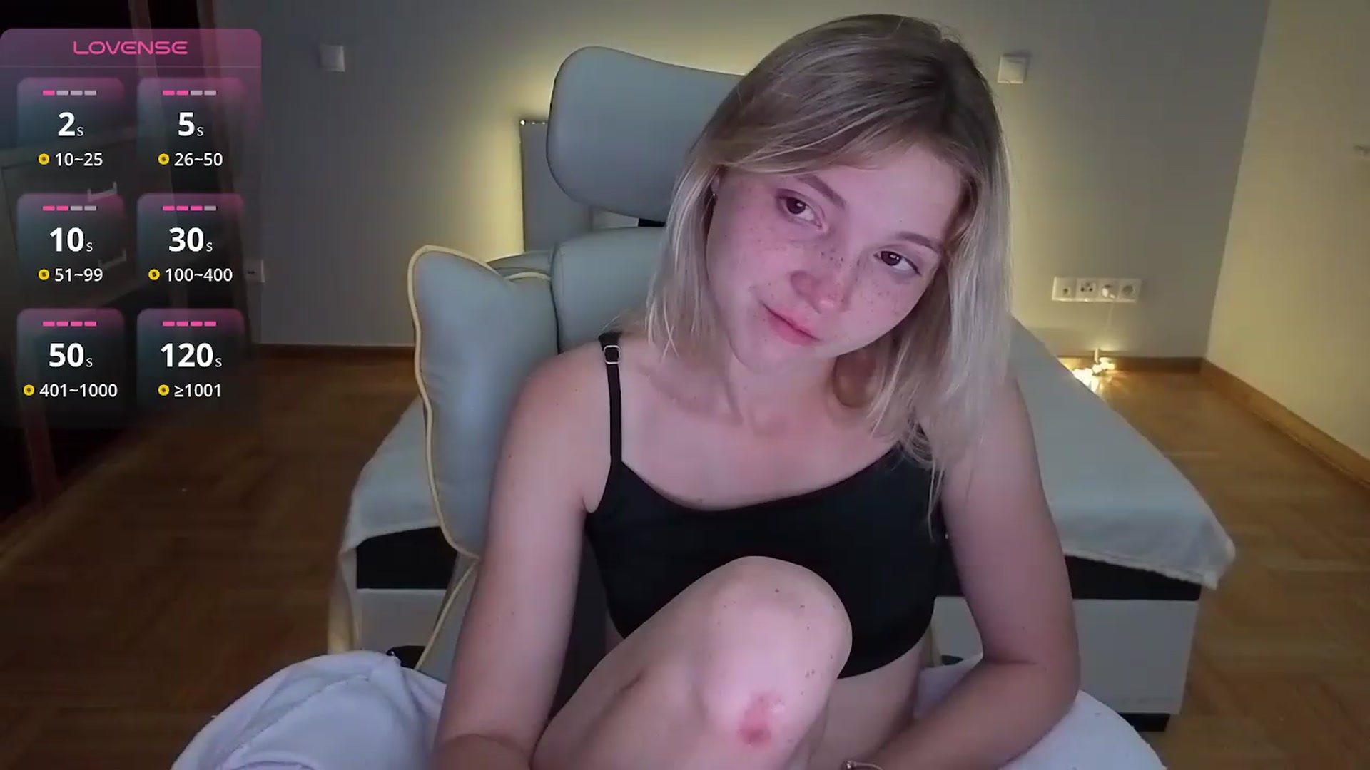 Gallery image thumbnail from Daisyy's myfreecams stream on, 08/17/2026, 22:18 image 11 of 20