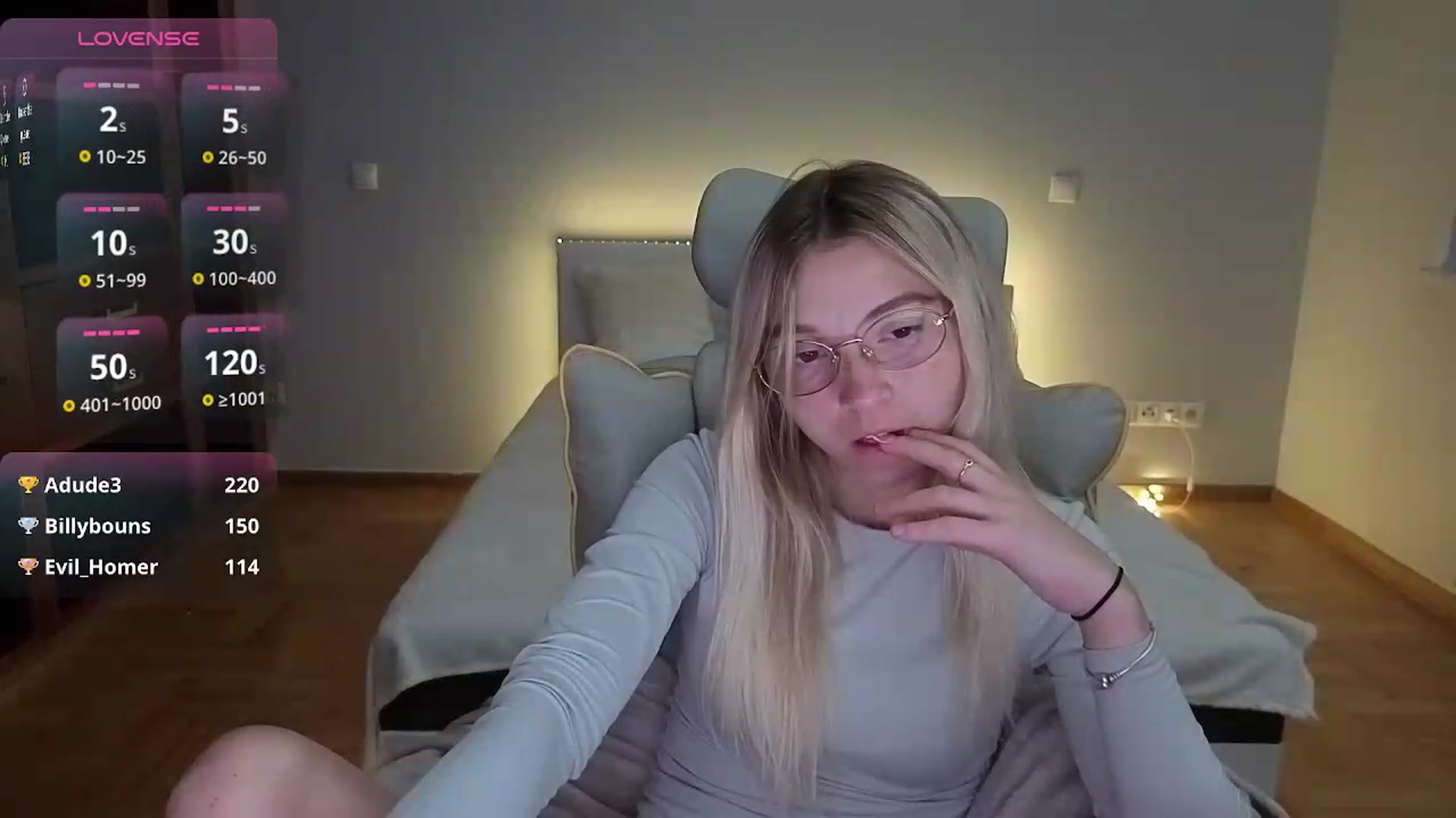 Gallery image thumbnail from Daisyy's myfreecams stream on, 08/19/2026, 01:14 image 16 of 20