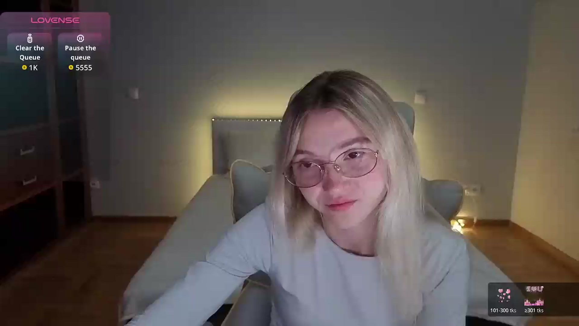 Gallery image thumbnail from Daisyy's myfreecams stream on, 08/19/2026, 01:14 image 4 of 20