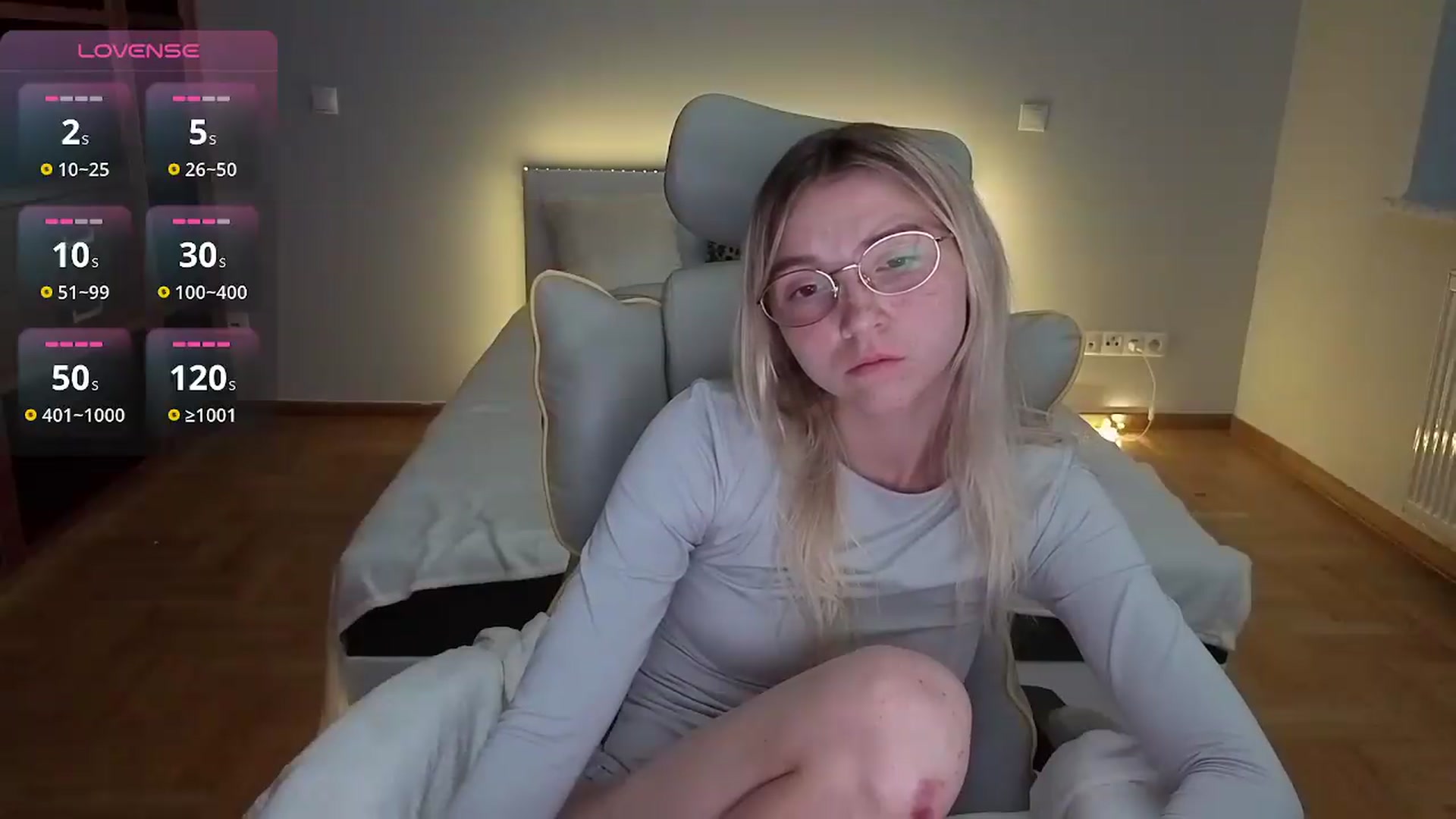 Gallery image thumbnail from Daisyy's myfreecams stream on, 08/19/2026, 03:20 image 13 of 20