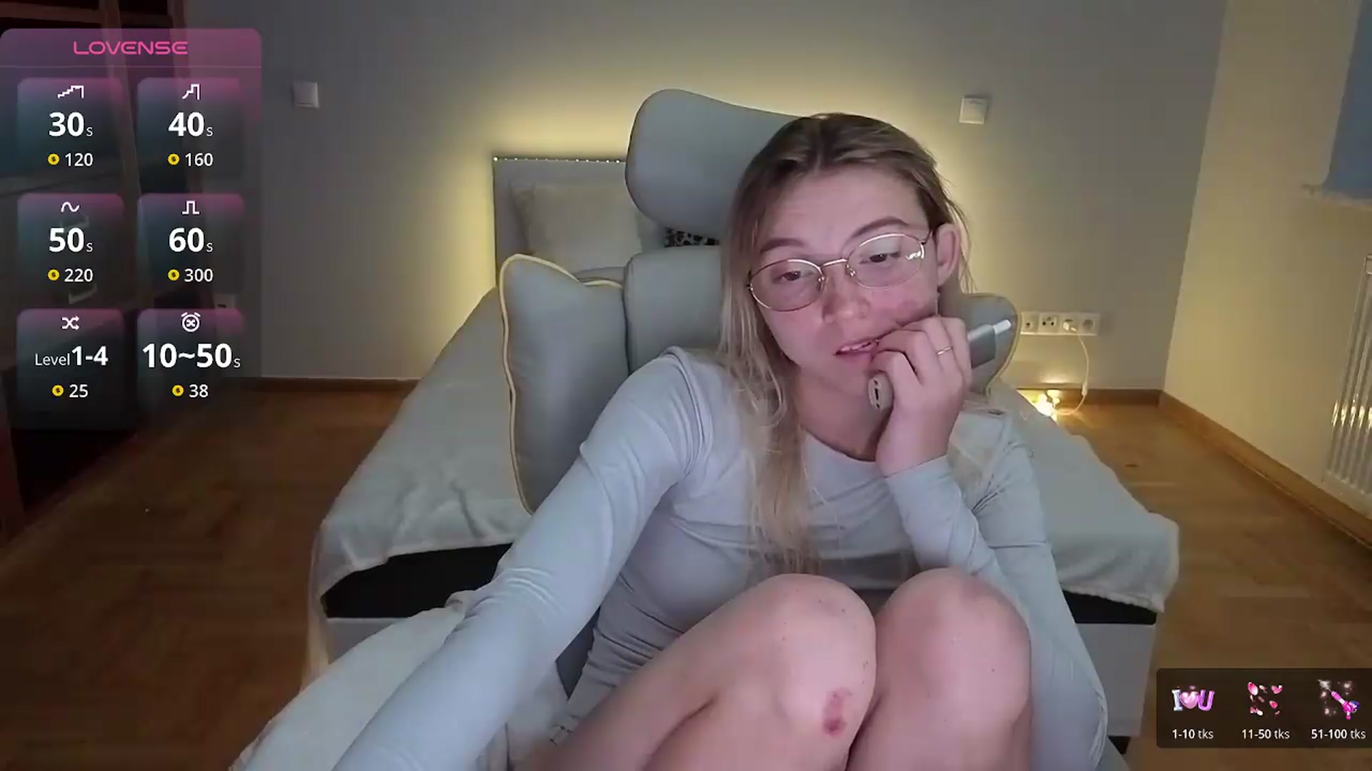Gallery image thumbnail from Daisyy's myfreecams stream on, 08/19/2026, 03:20 image 19 of 20