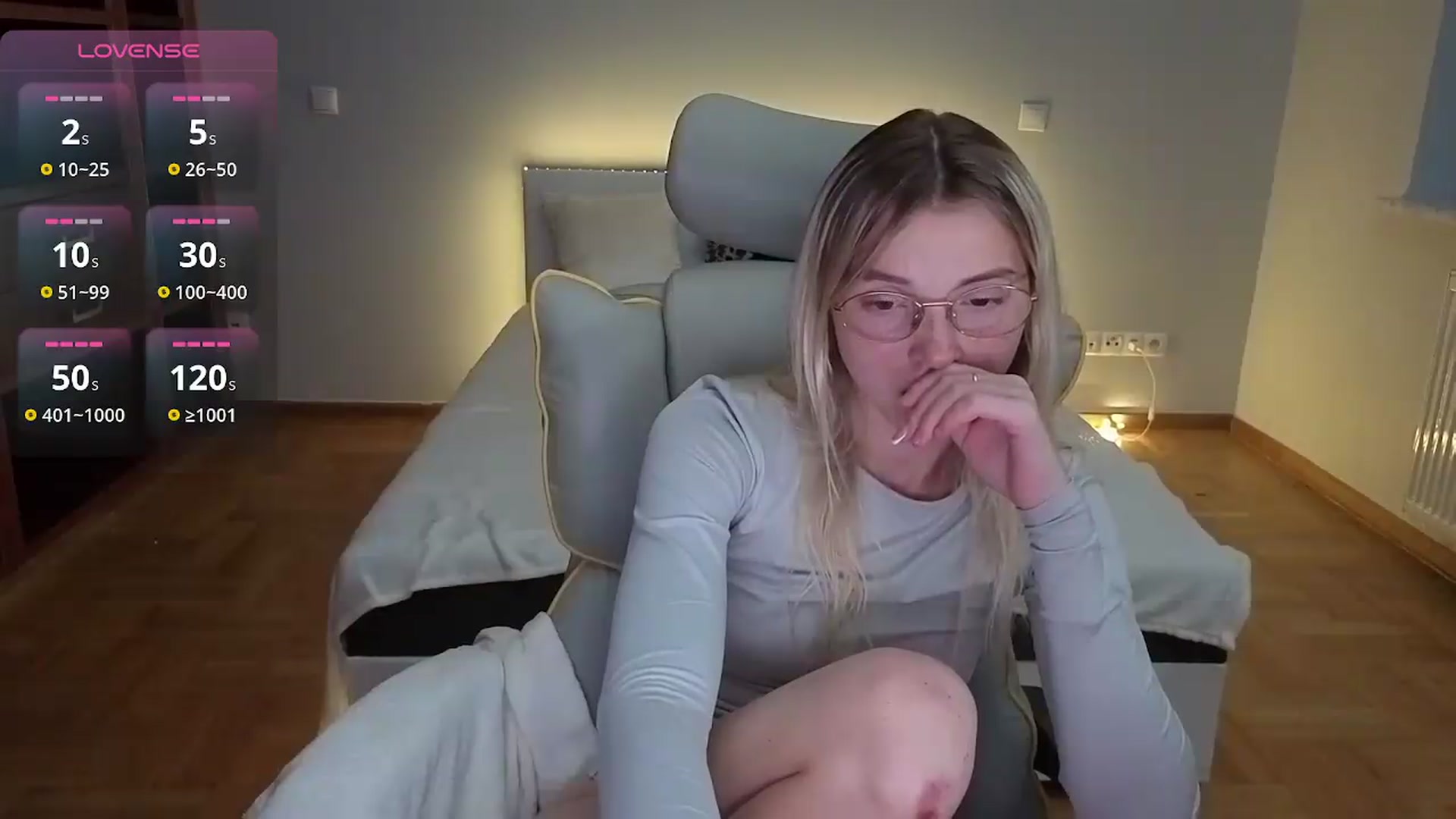 Gallery image thumbnail from Daisyy's myfreecams stream on, 08/19/2026, 03:20 image 14 of 20