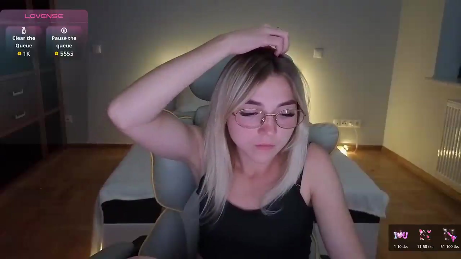 Gallery image thumbnail from Daisyy's myfreecams stream on, 08/19/2026, 21:12 image 12 of 20